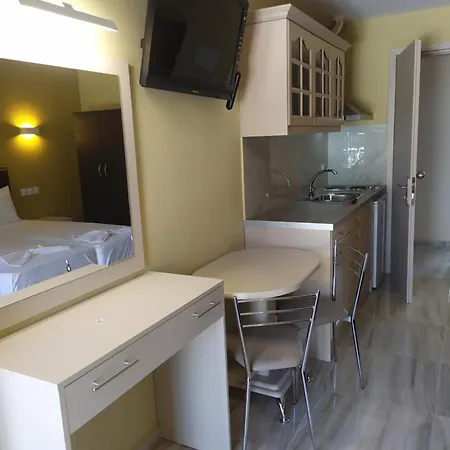 فندق Smile بلاتامونيس